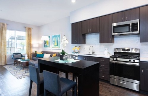 Downtown Condo | City Living w Resort Comforts – 1BR at 300 Railway