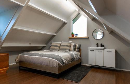 Landsmeer Bed & Breakfast | City & Nature-Amsterdam NextDoor Free parking 8 person 2 kitchens