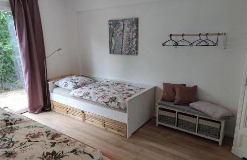 Suedstadt Apartment | City Nest - Große gemütliche Ferienwohnung mit Terrasse, zentral gelegen, für Paare, Familien und Hunde!