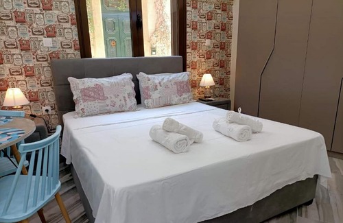 Kypseli Apartment | City Oasis
