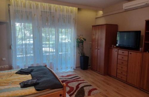 Alsorakos Apartment | City Park Apartman