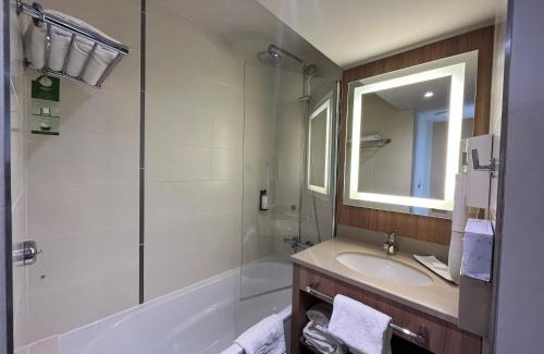 Roissy-en-France Apartment | City Résidence Paris CDG Airport