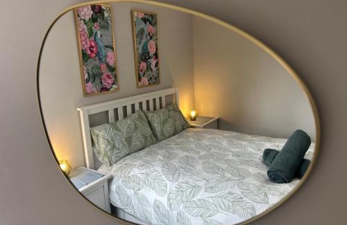 Portswood House | City Retreat 3 Bed House with King, Double and Single