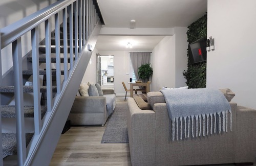 Castle Apartment | City/Sleeps 5/TV Every Room