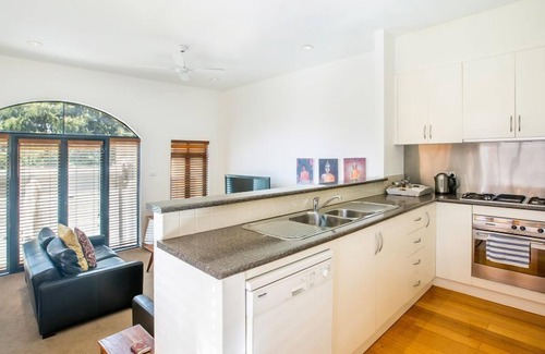 Geelong House | City Townhouse - Geelong CBD