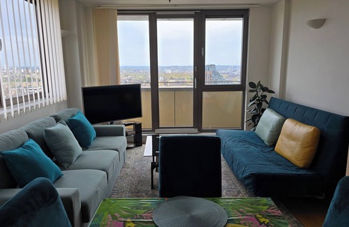 Shadwell Apartment | City View apartment, free car parking