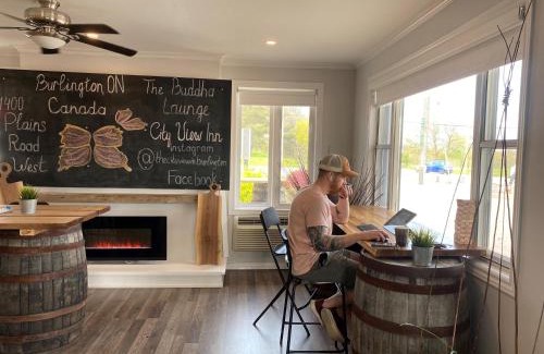 Burlington Hotel | City View Inn