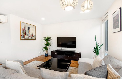 Fremont House | City-View Modern
