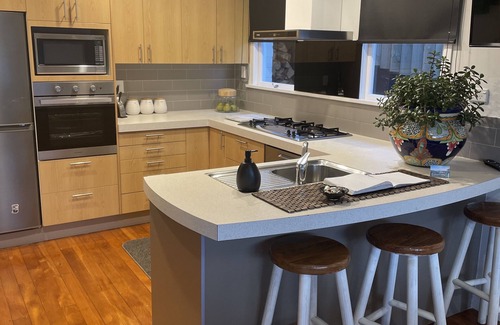 Dunedin City Centre House | City Views on Rattray, Large and luxurious close to town