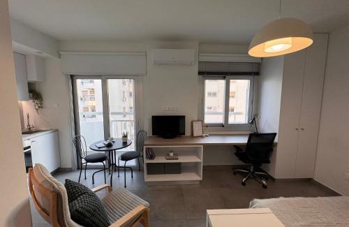 Lykabittos Apartment | Cityscape Urban Apts