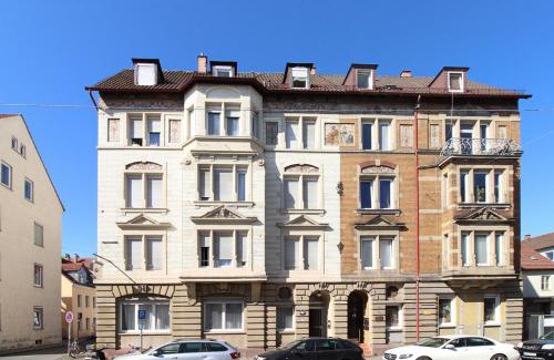 Ulm Hotel | CityStayOne - Kleines Standardzimmer im Zentrum für eine einfache Übernachtung No kitchen no hotel services no reception no breakfast buffet - Of course Late check-in via self check-in high-speed WiFi smart TV good mattresses a quick and easy check-out