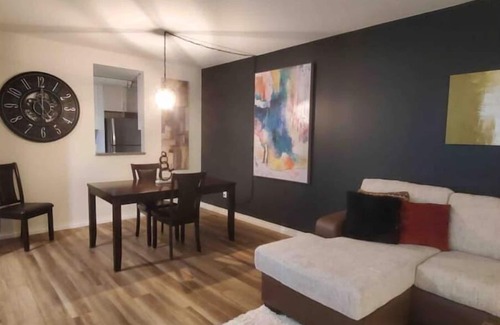 College Hill Apartment | CityView 1BR/Pool/Gym/Parking