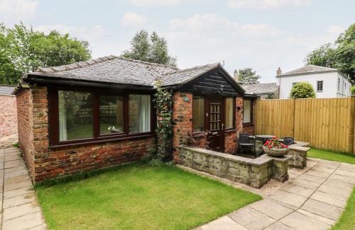 Selby House | Claire Cottage