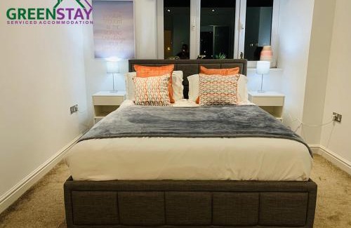 Newcastle-upon-Tyne Apartment | "Clarence Court Newcastle" by Greenstay Serviced Accommodation - Stunning 1 Bed Apt In City Centre With Parking & Balcony-Sleeps 4 - Perfect For Contractors, Business Travellers, Couples & Families - Fast Wi-Fi - Long Stays Welcome