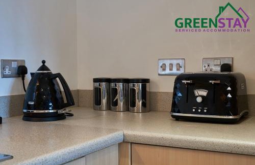 Newcastle-upon-Tyne Apartment | "Clarence Court Newcastle" by Greenstay Serviced Accommodation - Stunning 1 Bed Apt In City Centre With Parking & Balcony-Sleeps 4 - Perfect For Contractors, Business Travellers, Couples & Families - Fast Wi-Fi - Long Stays Welcome