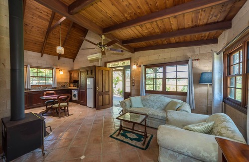 Possum Brush Cottage | Clarendon Forest Retreat