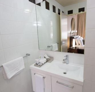 Newcastle Hotel | Clarendon Hotel