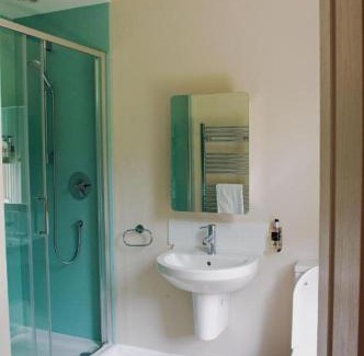 Dormansland Bed & Breakfast | Claridge House