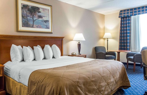 Ronkonkoma Hotel | Clarion Hotel & Conference Center