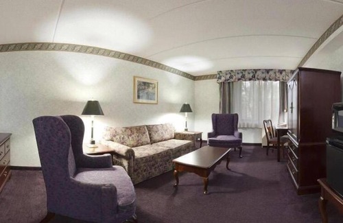 Ronkonkoma Hotel | Clarion Hotel & Conference Center