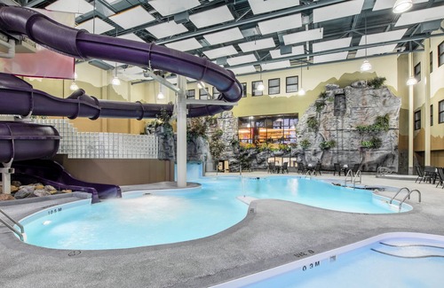St. James Hotel | Clarion Hotel & Suites