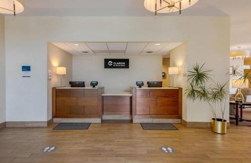 Elmira Hotel | Clarion Inn Elmira-Horseheads