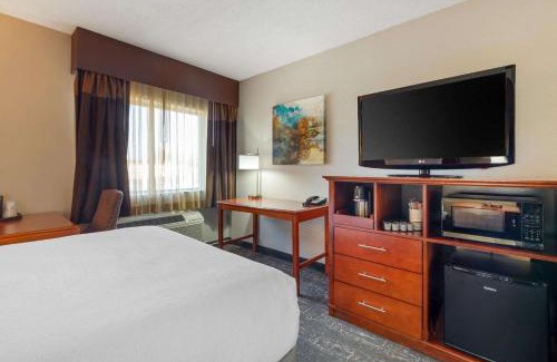 North Haven Hotel | Clarion Inn