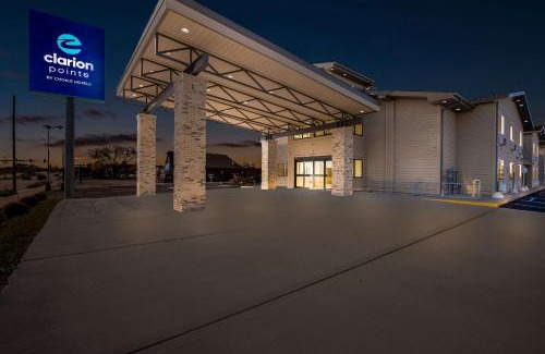 Milwaukee Hotel | Clarion Pointe