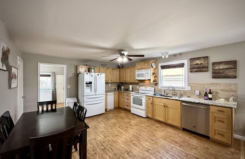 Baker City House | Clark Street Charmer - Adorable 2 Bdrm, with Firepit! Local Golfing 50% Off!