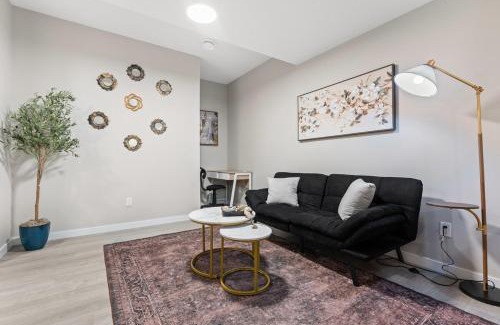 West Edmonton Apartment | Classic 2 Bed-Basement Near the lake