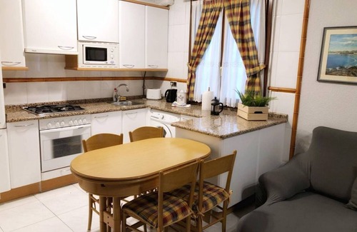Indautxu Apartment | Classic and functional apartment by The Urban Hosts