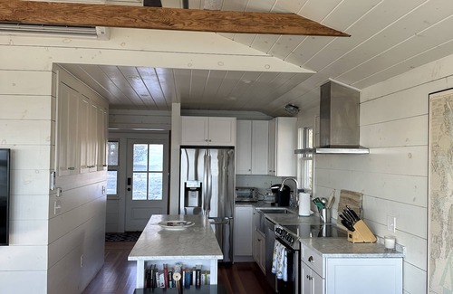 Portsmouth Cottage | Classic Beachfront Cottage, Newport County, RI