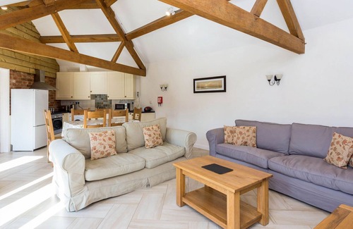 Shellingford Cottage | Classic Cotswold Home Near Littleworth - Flower Barn