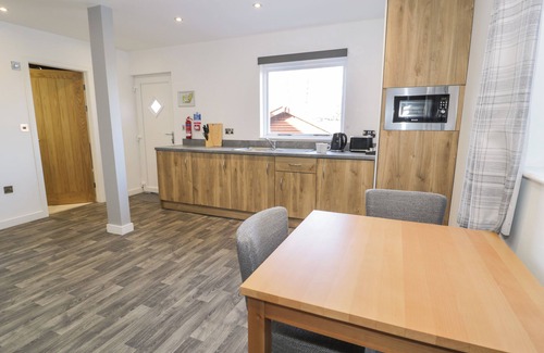 Meliden Cottage | CLASSIC LODGE 31, family friendly, with pool in Dyserth
