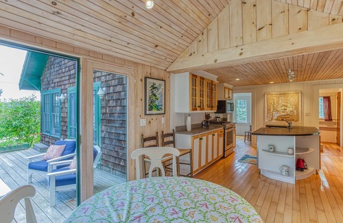 Boothbay Harbor Cottage | Classic Maine Cottage with ocean views