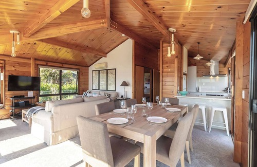 Rototai House | Classic Rotoiti Lakefront | Private Jetty & Views!