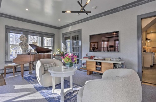 Teaneck House | Classic Teaneck Colonial Home with A Modern Touch