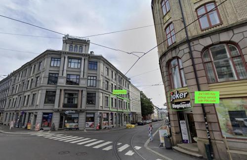 Oslo Apartment | Classical 3 bedroom, 2 bath, minutes from Royal Palace, Main Shopping Street, Restaurants & Downtown