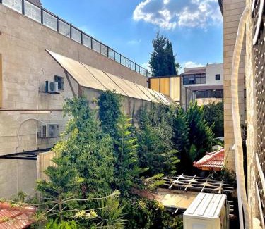 Al Jubeiha Apartment | Classy 3 Bedroom Apartment in Amman