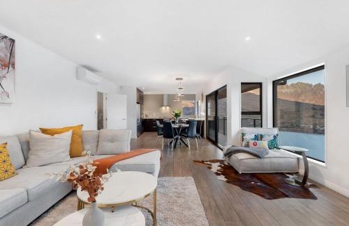 Queenstown House | Classy Conifer by Relaxaway Holiday Homes