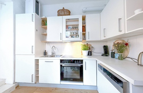 Ottensen Apartment | Classy & cozy apartment in the best neighbourhood - family-friendly and central