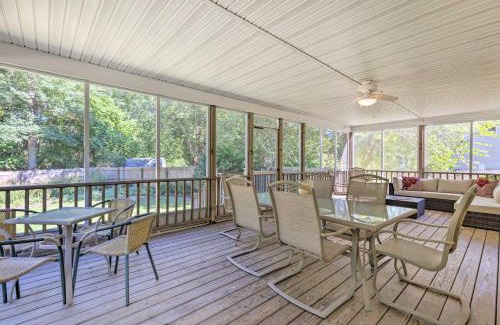Jamesport House | Classy Getaway with Deck and Yard Less Than 1 Mi to Beach