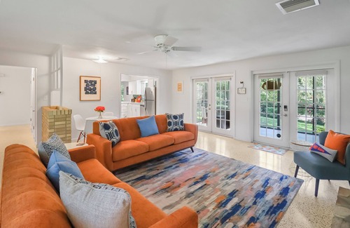 Gainesville House | Classy, Mid-Century GNV Home w/Carport!