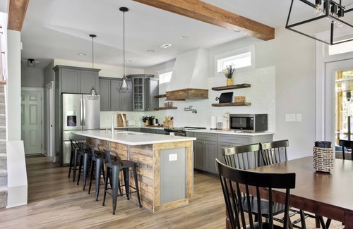 Clayton House | Clayton 3BR Modern Farmhouse & Downtown Sleeps 8