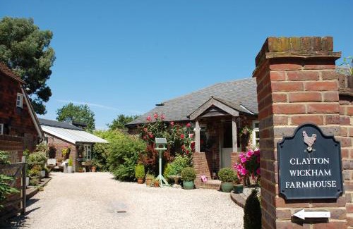 Hassocks Bed & Breakfast | Clayton Wickham Farmhouse