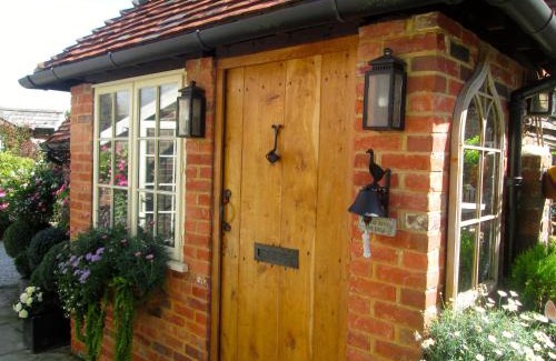 Hassocks Bed & Breakfast | Clayton Wickham Farmhouse