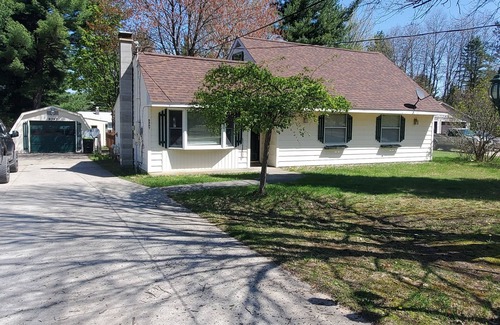 St. Helen House | Clean and cozy Cottage bring your toys! Restaurants,ORV trails and Lake St Helen