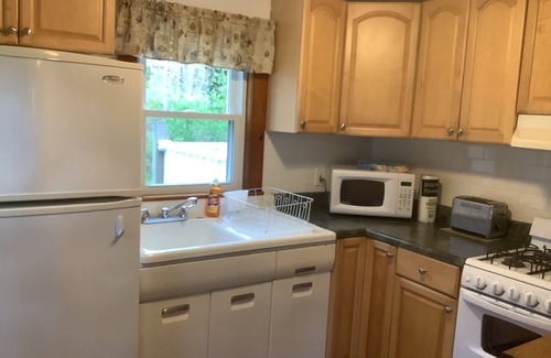 North Eastham Cottage | Clean and Quiet cottage 1/2 mile to Cooks Brook and Sunken Meadow Beach