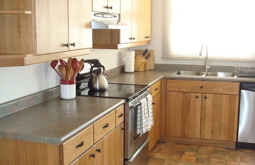 Glenwood Springs House | Clean comfortable Victorian house with central air conditioning