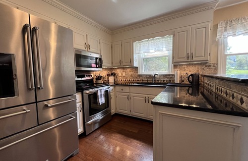Boalsburg House | Clean, Comfortable, Close to Campus in a Quiet Neighborhood